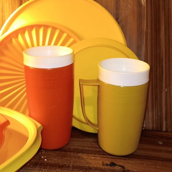 Vintage 1970s orange and gold yellow Tupperware - Picture 5 of 5